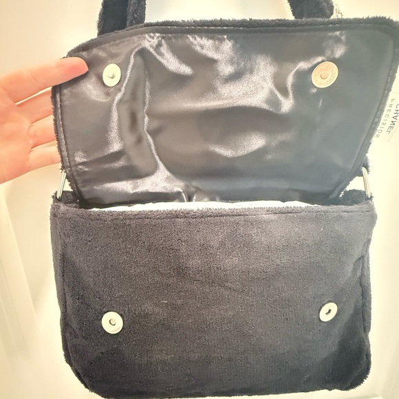 Chic Black Crossbody/ Shoulder Bag (Precision Line) - GWP - Picture 4 of 5